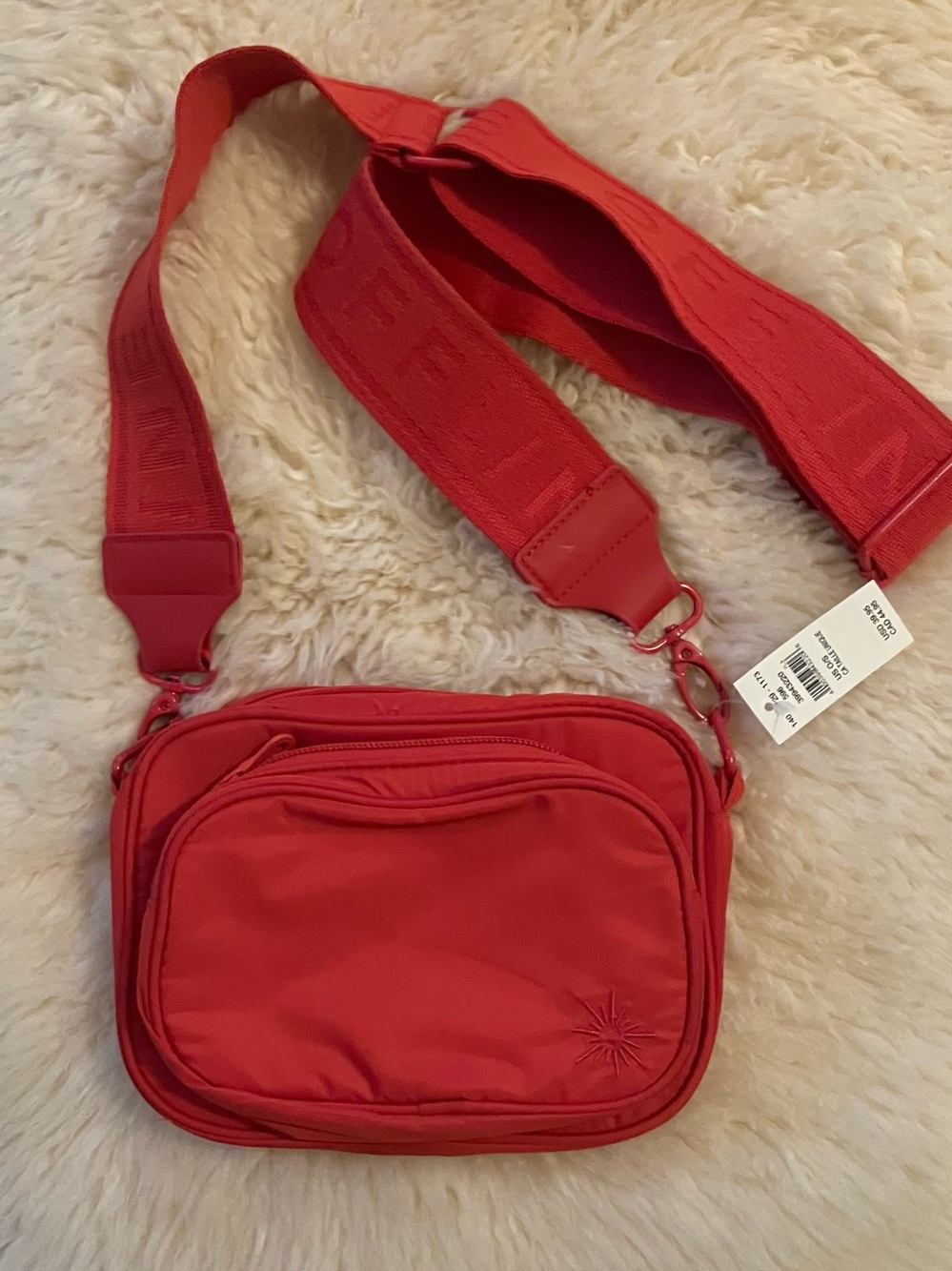 NWT Aerie Makin' Moves Crossbody Bag in Red. - Picture 5 of 11
